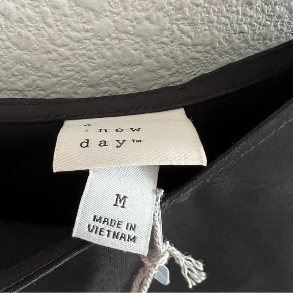 NWOT A New Day Black Slip Tank Cami Casual Trendy Contemporary Neutral Medium - Picture 2 of 8